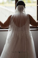 Plus Size Beach Wedding Dress V Neck A Line Tulle Bridal Gown with Lace Appliques