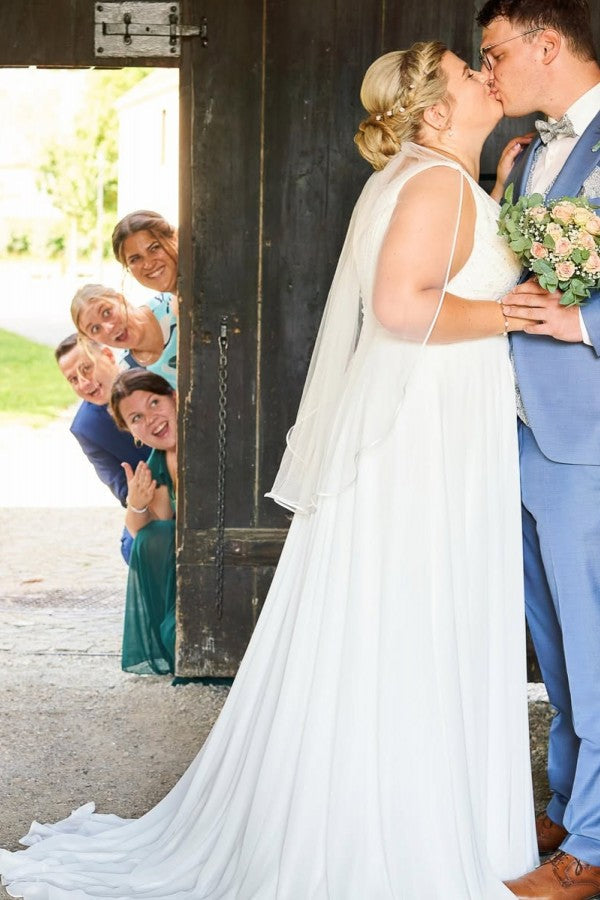 Suzhoufashion Plus Size Beach Wedding Dress V Neck Chiffon Sleeveless A Line Bridal Gown – suzhoufashion