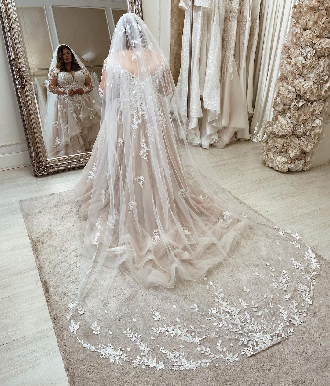 Plus Size Long Sleeves Aline Wedding Dress Tulle Lace Appliques