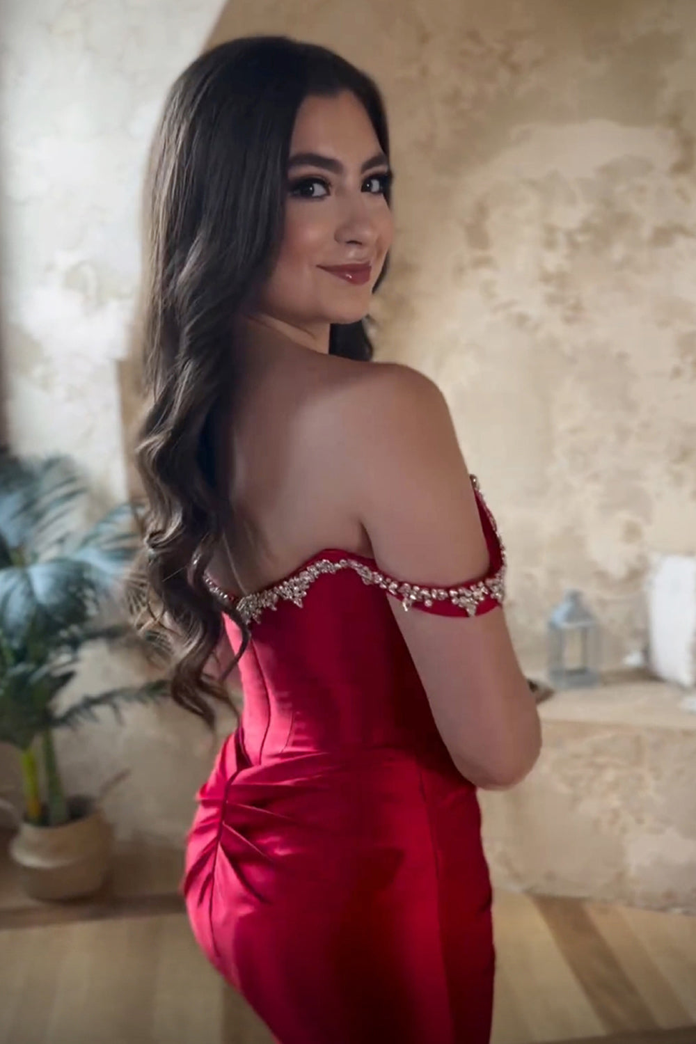Red Homecoming Dresses Off The Shoulder Tight Short Cocktail Dresses with Beadings
