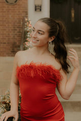 Red Homecoming Dresses Satin Tight Short Cocktail Dresses with Feathers