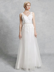 Romantic A-Line Wedding Dress V-Neck Lace Satin Tulle Straps Backless Bridal Gowns Illusion Detail with Court Train