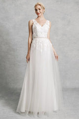 Romantic A-Line Wedding Dress V-Neck Lace Satin Tulle Straps Backless Bridal Gowns Illusion Detail with Court Train