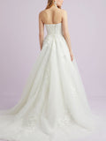 Romantic Backless A-Line Wedding Dresses Sweetheart Lace Tulle Strapless Bridal Gowns with Court Train