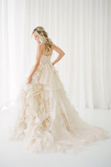 Romantic Blush Pink Ruffle Tiered Wedding Dress A-line Cute Popular Custom Made Organza Formal Bridal Gowns