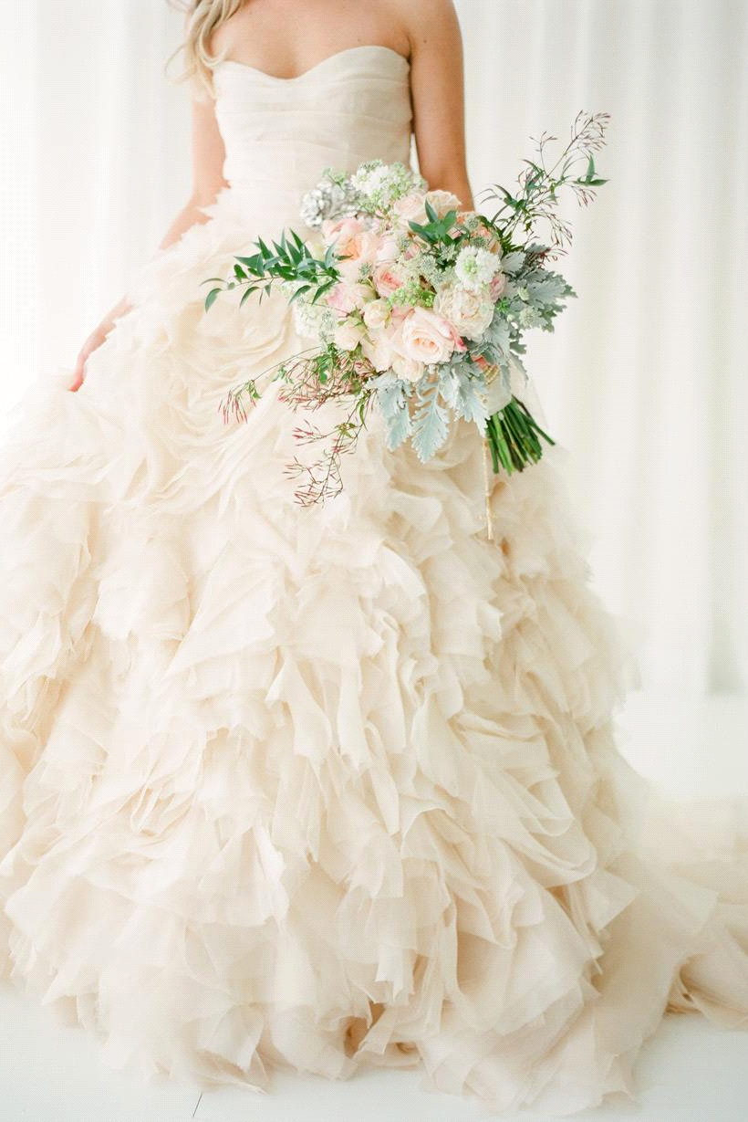 Romantic Blush Pink Ruffle Tiered Wedding Dress A-line Cute Popular Custom Made Organza Formal Bridal Gowns