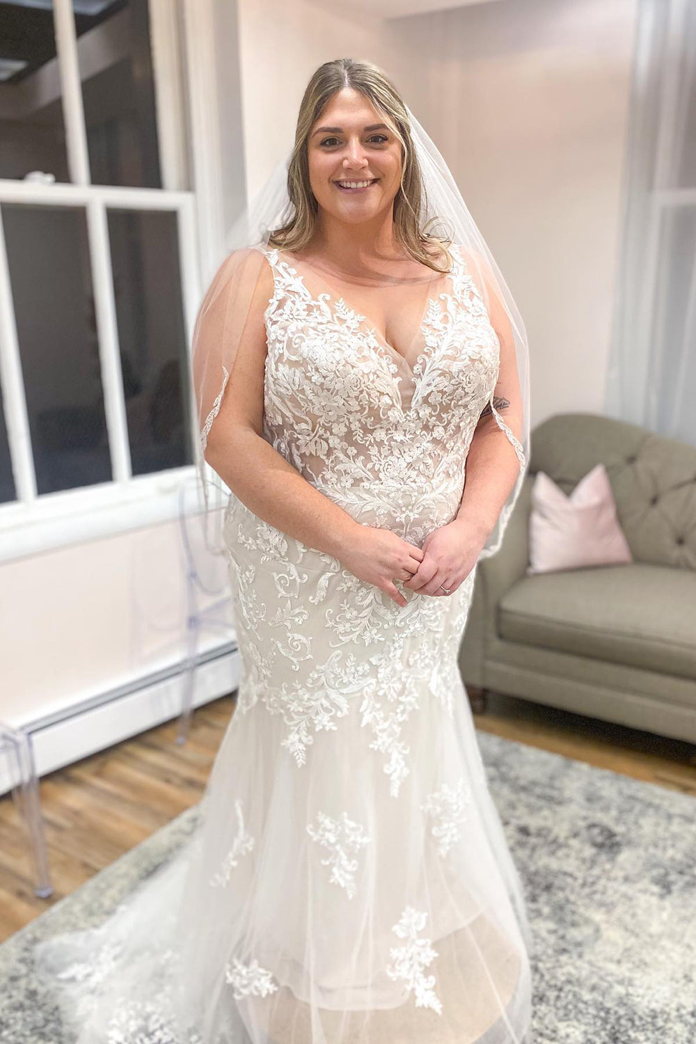 Romantic Mermaid V-neck Spaghetti Straps Appliques Lace Tulle Wedding Dress