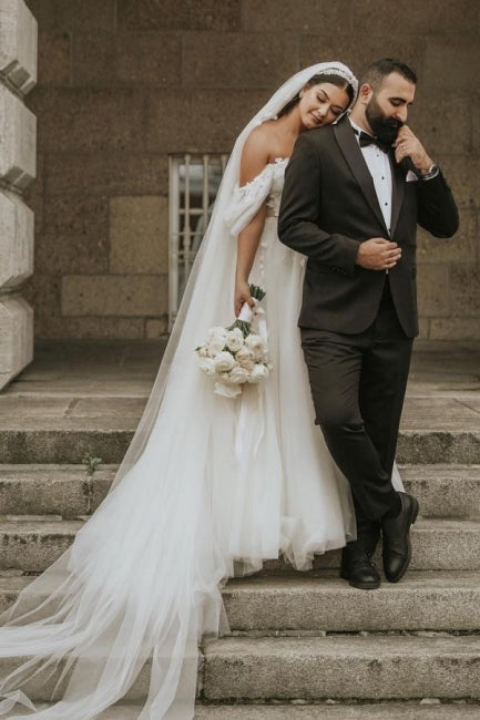 Romantic Off-the-Shoulder Cap Sleeves Long tulle Bridal Dress