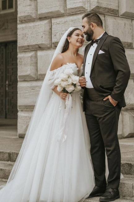 Romantic Off-the-Shoulder Cap Sleeves Long tulle Bridal Dress