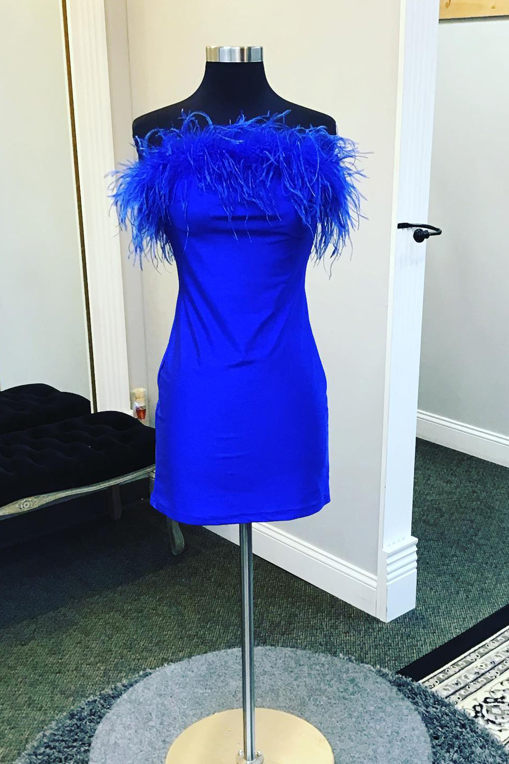 Royal Blue Homecoming Dresses Satin Tight Short Cocktail Dresses with Feathers