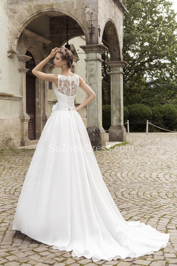 Scalloped-Edge Lace Princess Bridal Dress Court Train Wedding Dress with Flower Sash