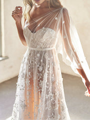 Sexy A-Line Beach Wedding Dresses Sweetheart Lace Sleeveless Bridal Gowns Beach Wedding Dress in Color See-Through Court Train