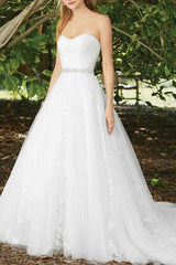 Sexy A-Line Wedding Dress Sweetheart Lace Sleeveless Bridal Gowns in Color Court Train