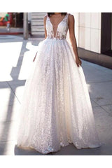 Sexy A-Line Wedding Dresses Scoop Lace Tulle Sleeveless Bridal Gowns Beach See-Through Sweep Train