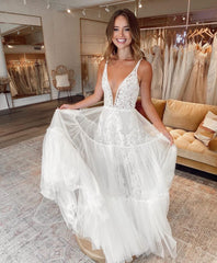 Sexy A-line Spaghetti Straps Wedding Dress Tulle V-neck Pleated Bridal Gowns On Sale