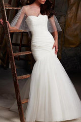 Sexy Mermaid Wedding Dress Strapless Tulle Sleeveless Bridal Gowns Cape Sweep Train