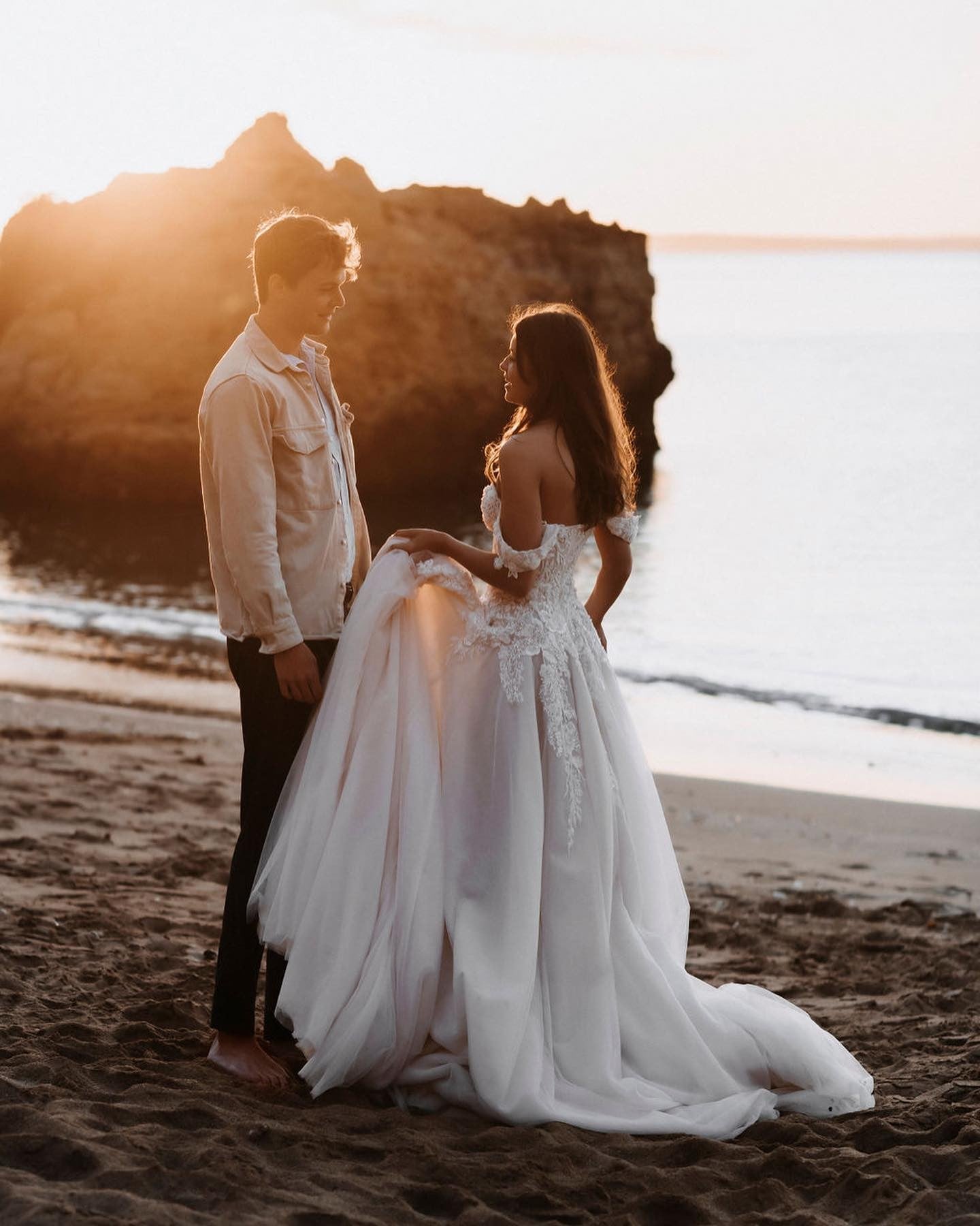 Sexy Off-the-shoulder sleeveless Tulle Beach Wedding Dress with Lace