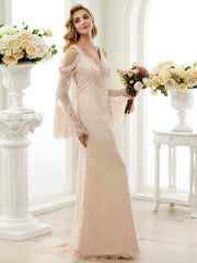 Sexy Sheath Beach Wedding Dress Floral Lace Long Sleeves Bridal Gowns in Color Open Back with Sweep Train