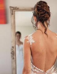 Sexy Summer Bridal Gowns Spaghetti Straps Lace Beading Open Back New Wedding Dresses