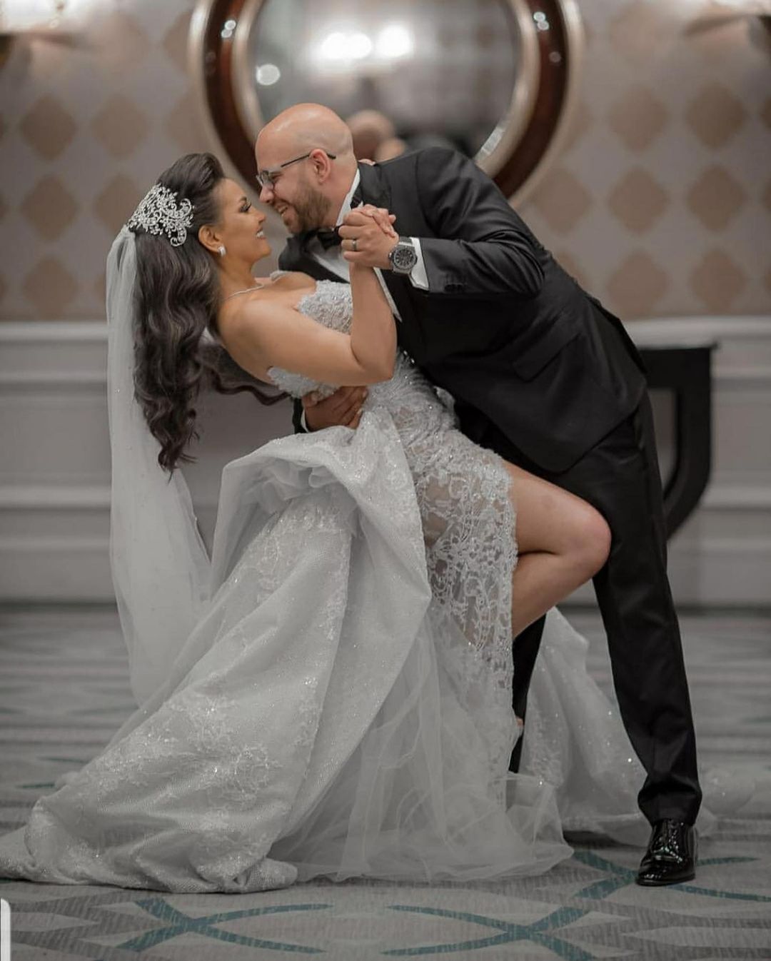 Sexy Sweetheart Sleeveless Mermaid Bridal Dress with Ruffle Layers of Lace Tulle Train