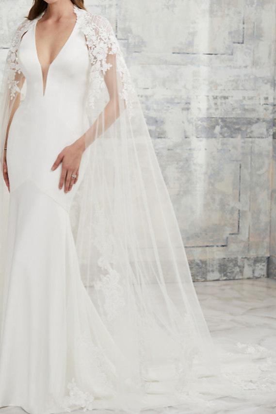 Sexy Two Piece Mermaid Wedding Dress V-neck Lace Satin Short Sleeve Simple Bridal Gowns with Court Train
