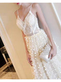 Simple A-Line Wedding Dresses V-Neck Lace Tulle Casual Beach Plus Size Bridal Gowns with Sweep Train