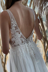 Simple White Chiffon Backless A-Line Beach Wedding Dresses With Lace