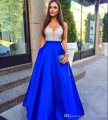 Sleeveless Beaded V-Neck Evening Gowns with Pockets Royal Blue Silver Prom Dresses LY77