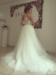 Sleeveless Lace Applique A-Line Bridal Gowns Button Tulle Long Wedding Dress