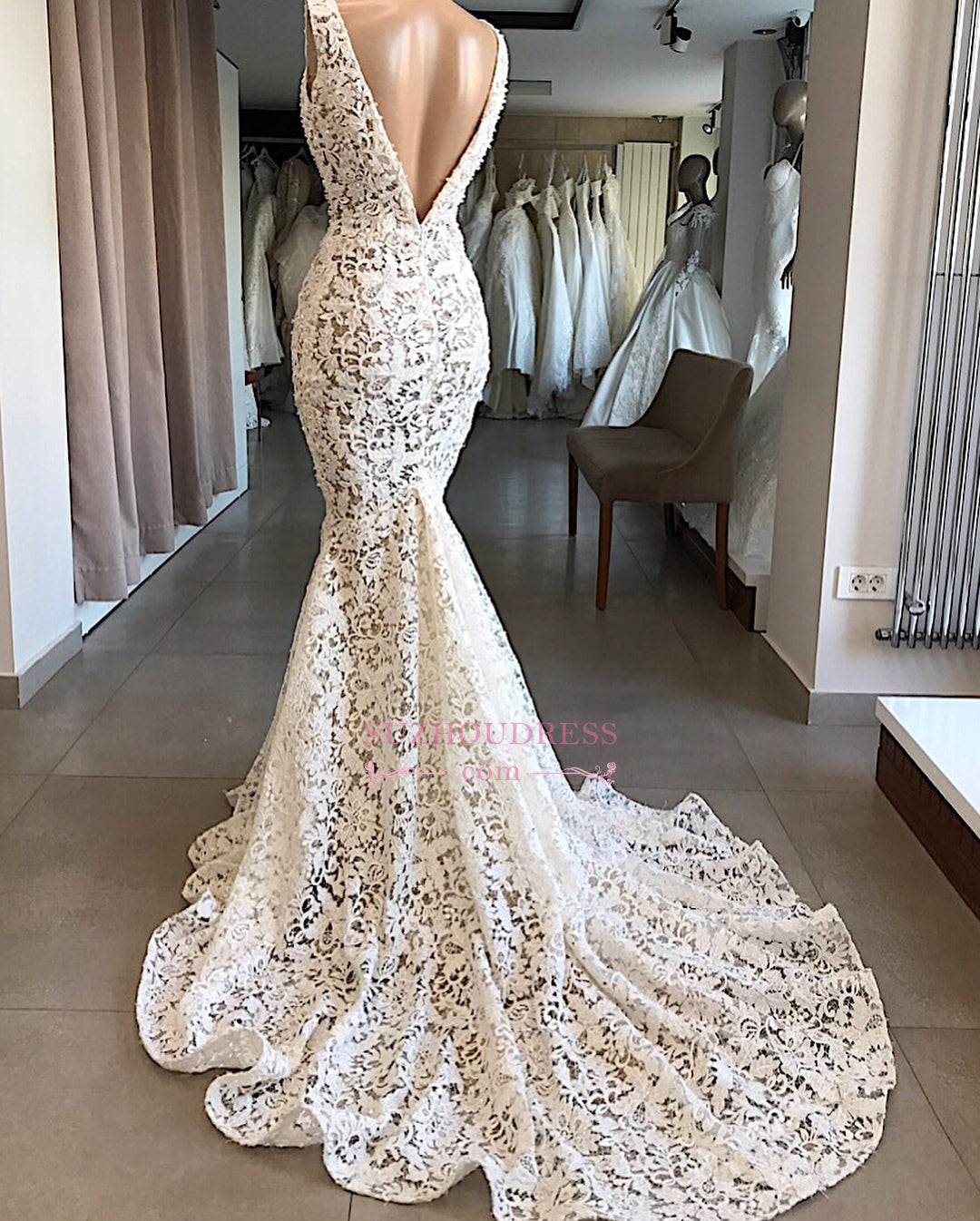 Sleeveless Lace V-neck Elegant Mermaid Wedding Dresses