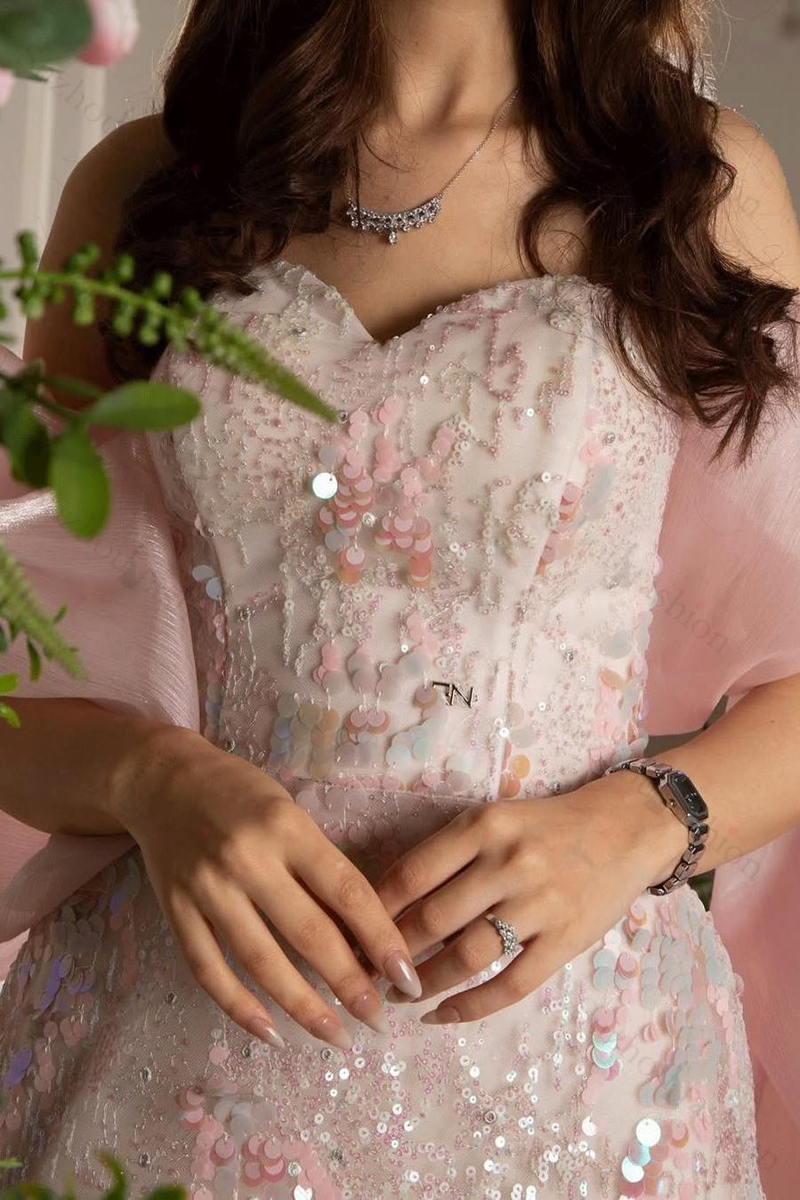 Sleeveless Strapless Mermaid Long Evening Formal Dress With Sequined Ruffled