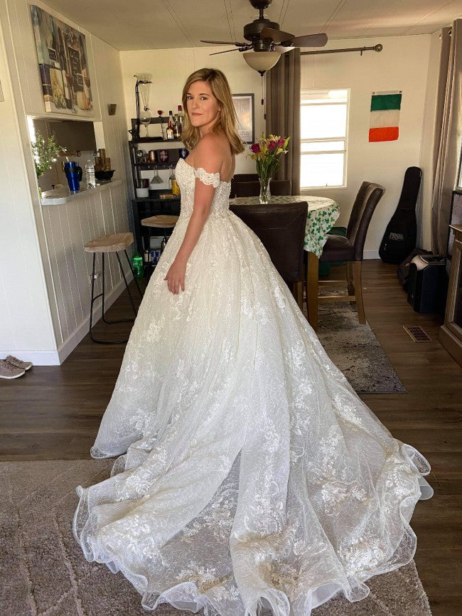 Stunning Off-the-Shoulder Princess Wedding Dress Ball Gown Online