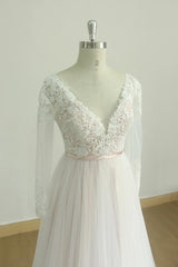 Stylish Longsleeves V-neck Tulle Wedding Dress | White Appliques A-line Bridal Gowns