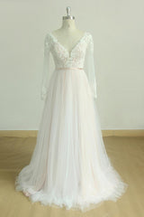 Stylish Longsleeves V-neck Tulle Wedding Dress | White Appliques A-line Bridal Gowns