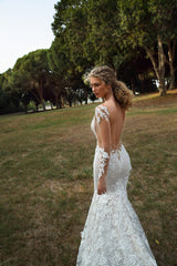 Stylish White Floral Lace Mermaid Bridal Dress Long Sleeves V-Neck Wedding Gown