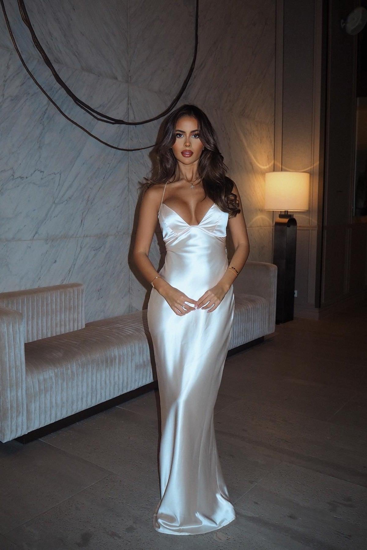 Suzhoufashion Charming Sheath Spaghetti Straps White Party Dress With Criss Cross Back Formal Evening Gown