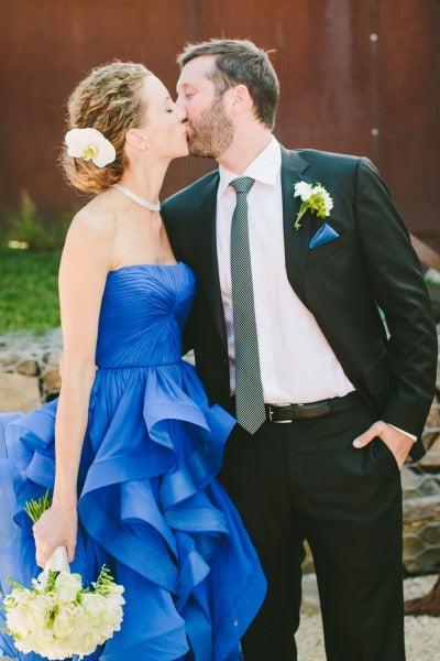 Sweetheart Royal Blue Wedding Dress Organza Puffy Hot Sale Brideal Dress for Beach Wedding