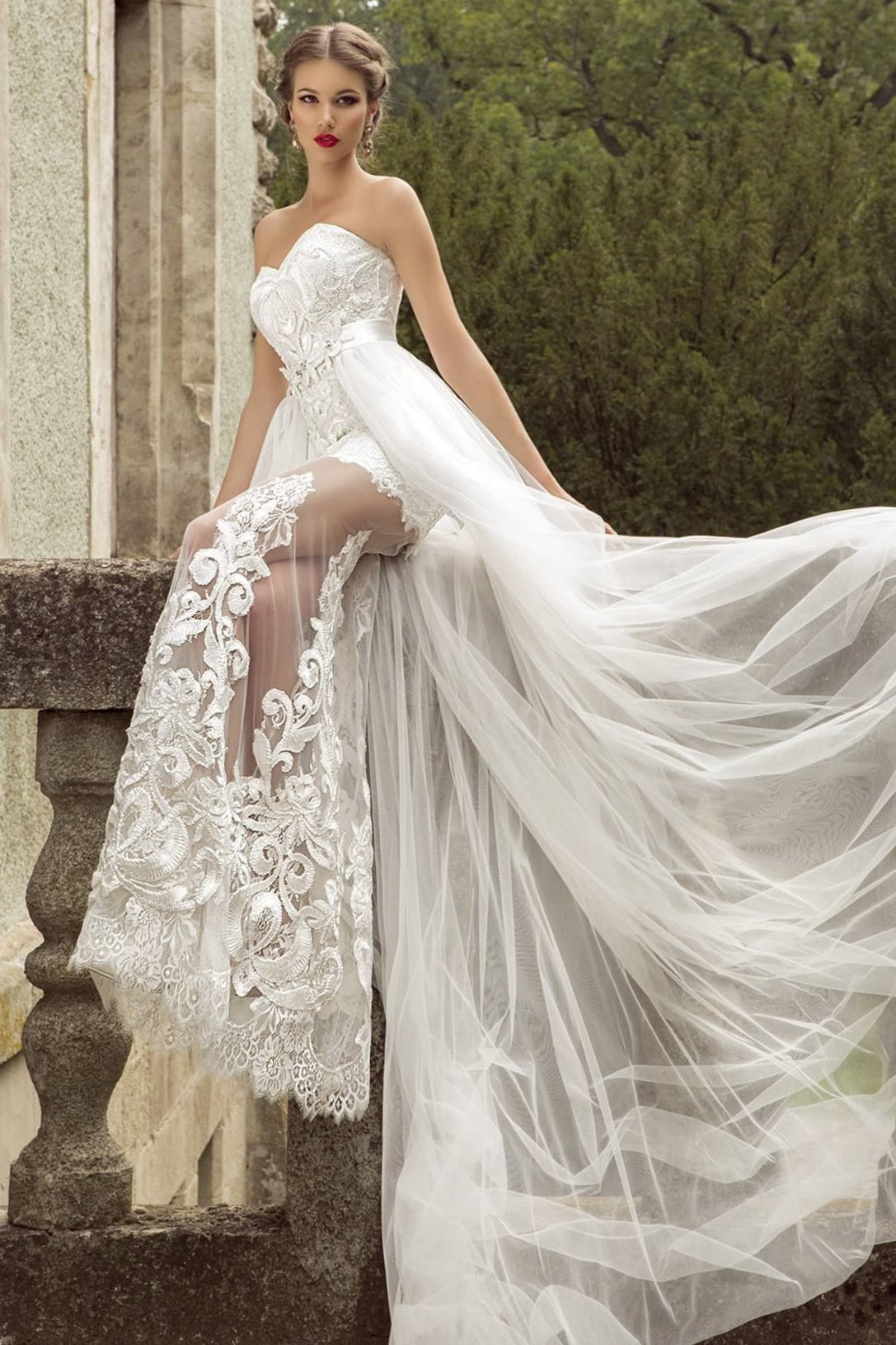 Sweetheart Tulle Court Train Bridal Dress Lace Appliques Wedding Dress
