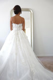 Timeless Bridal Dresses Sweetheart Appliques Flowers Ruffles Tulle Court Train Wedding Gowns
