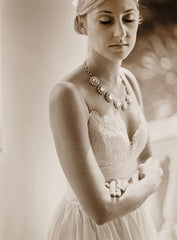 V-neck Spaghetti Straps Outdoor Wedding Dresses Satin Beach Bridal Gowns with Lace