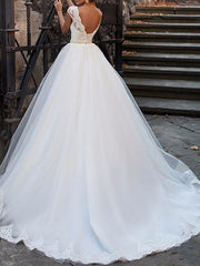 Vintage A-Line Wedding Dress Bateau Lace Cap Sleeve Glamorous Bridal Gowns Illusion Detail Backless with Sweep Train