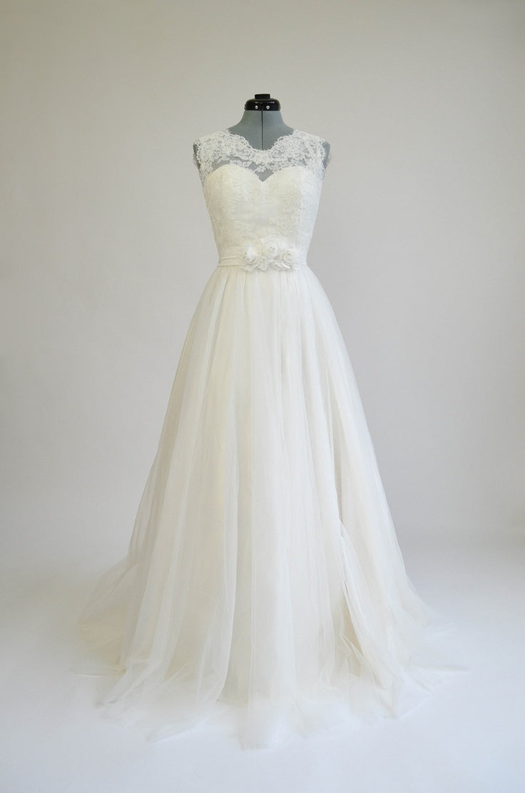 White A-Line Chiffon Bridal Dresses Sexy Lace Popular Long Wedding Dresses