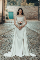 White Beach Wedding Dress A Line Spaghetti Strap Square Sleeveless Ruffle Sweep Train Satin Bridal Gown With Slit