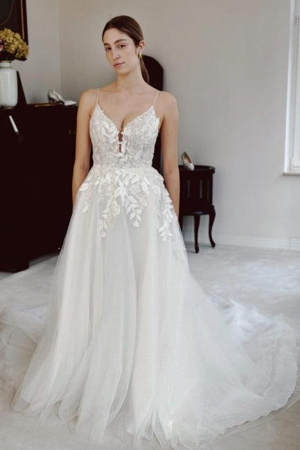 White Beach Wedding Dress Spaghetti Strap Sleeveless Beaded Cathedral Train Lace Long Tulle Bridal Gown