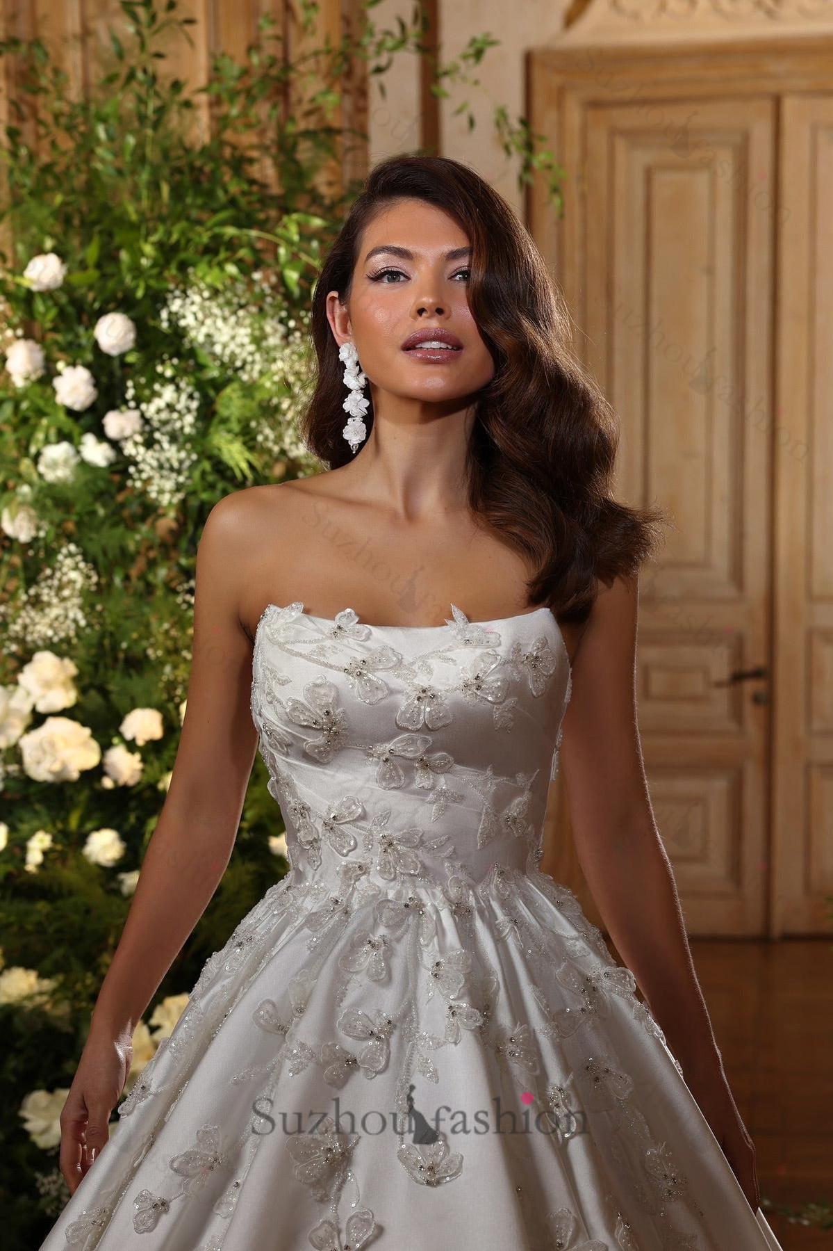White Wedding Dress A Line Strapless Beaded Ball Gown Sleeveless Cathe –  suzhoufashion