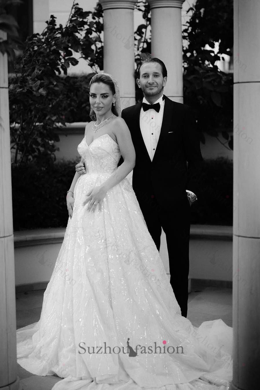 White Wedding Dress Ball Gown Sweetheart Sleeveless Sequined Chapel Train Tulle Bridal Gown