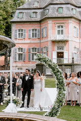 White Wedding Dress Column Sweetheart Sleeveless Lace Beaded Long Bridal Gown With Detachable Train