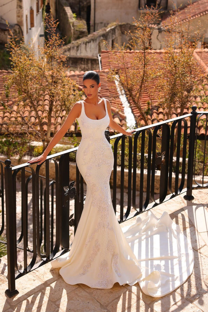 spaghetti strap wedding dress mermaid White Wedding Dress Mermaid Spaghetti Straps Sleeveless Lace Beaded Satin Chapel Train Bridal Gown With Appliques