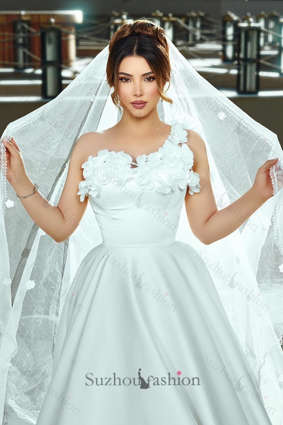 strapless open back dress White Wedding Dress One Shoulder Sleeveless Sweep Train Ball Gown Long Satin Bridal Gown with 3D Flowers