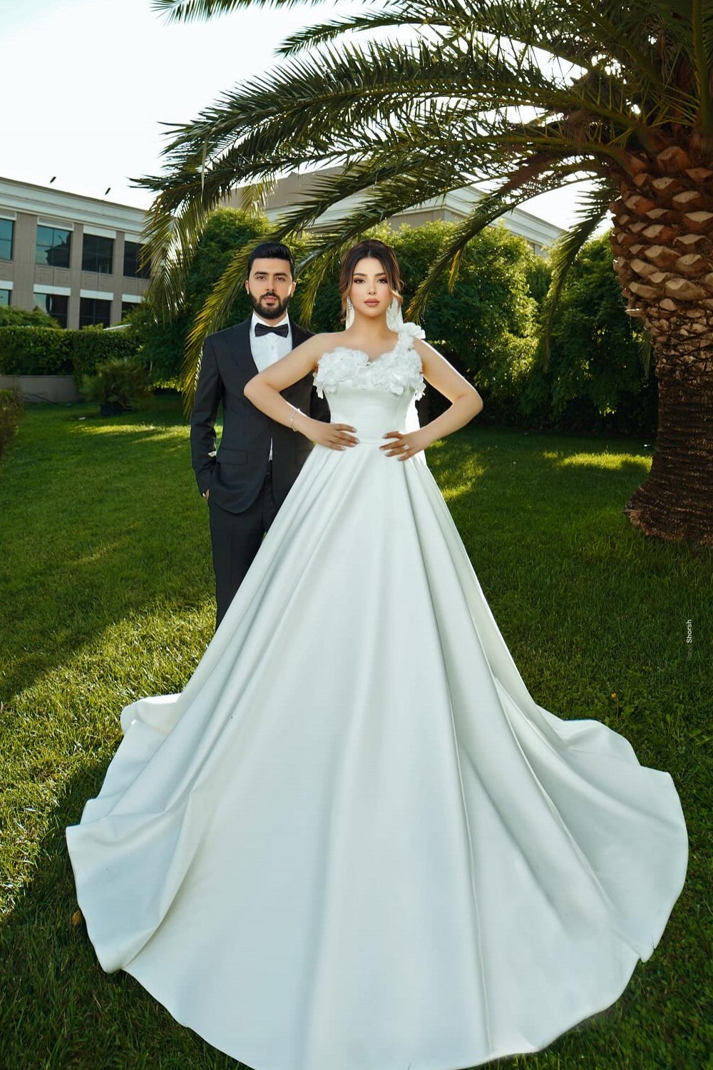 White Wedding Dress One Shoulder Sleeveless Sweep Train Ball Gown Long Satin Bridal Gown with 3D Flowers